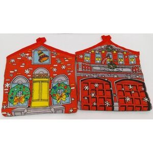 1992 VTG Christmas Firehouse & School Pot Holder (White Mark On School)